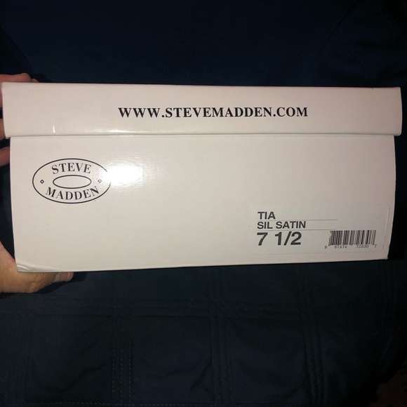 Like New - Steve Madden Tia Silver Satin Heels - Picture 9 of 10